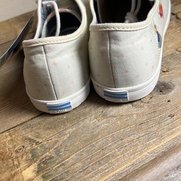 Women’s toms Carmel natural fairy godmother canvas gym shoes. Size 11. NWOT - Picture 2 of 2